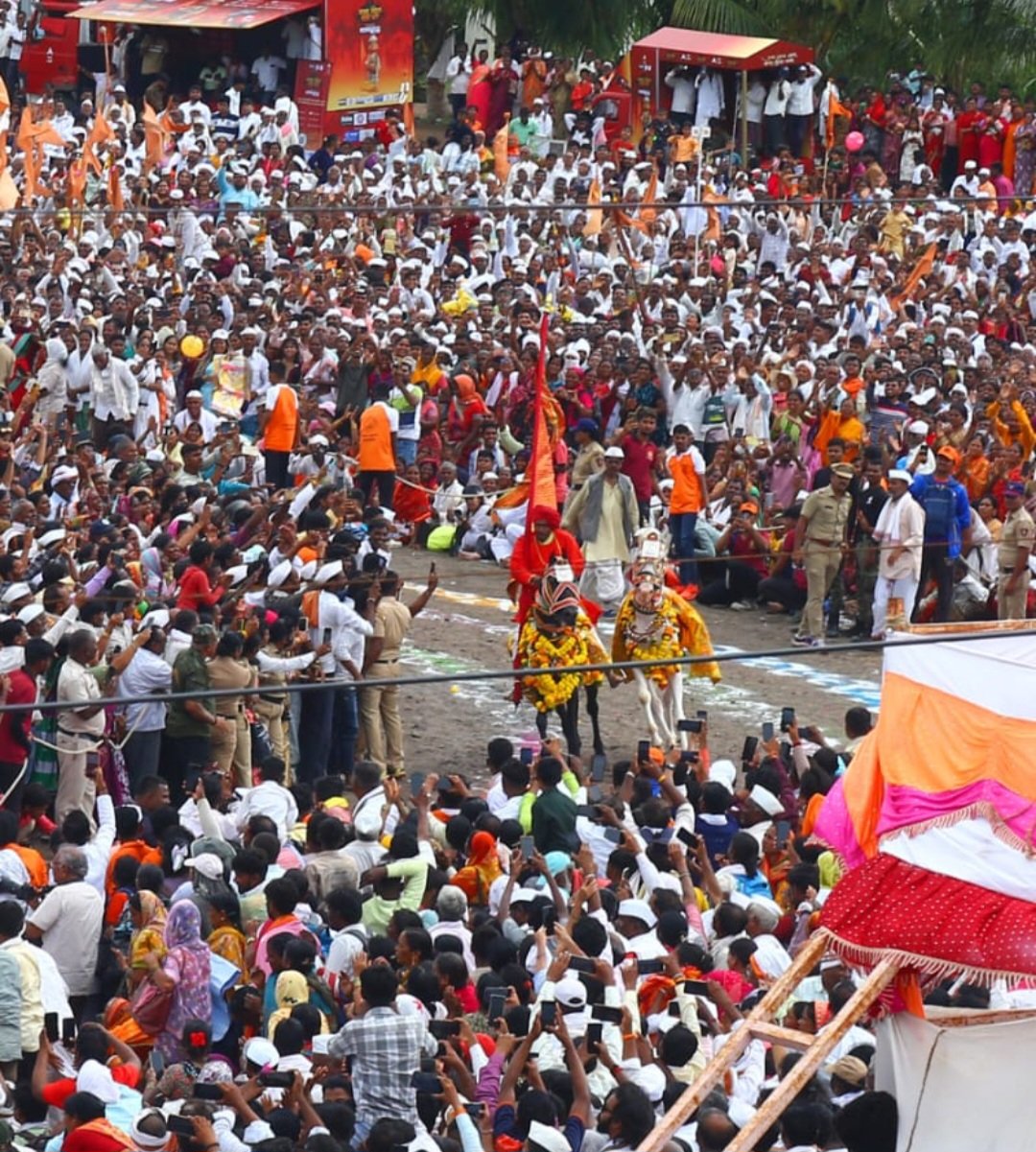 अकलूज नगरीत संत तुकाराम महाराज पालखी सोहळ्याचे भव्य स्वागत; रिंगण सोहळ्याला लाखो भाविकांची उपस्थितीअकलूज