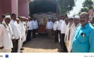विठ्ठलराव शिंदे सहकारी साखर कारखान्याच्या वतीने दिपाली निमित्त साखर व्होळे खु येथे वाटप